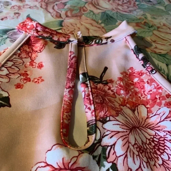 No Boundaries Flower Pattern Ladies Dress Size (7-8) - Picture 4 of 10